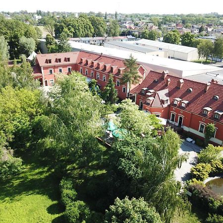 Dworek 1885 Ostrzeszów Exterior foto